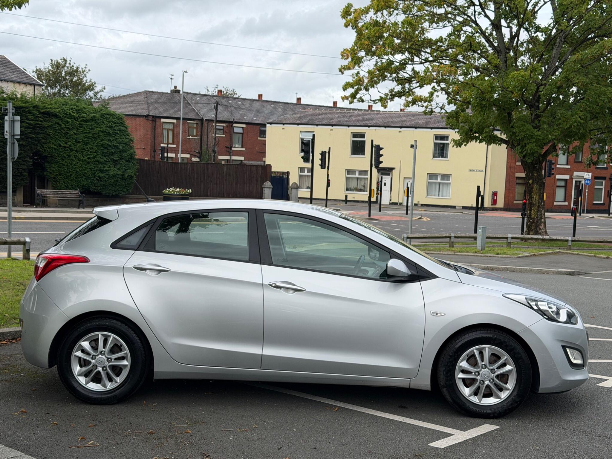 Hyundai i30 - Image 8