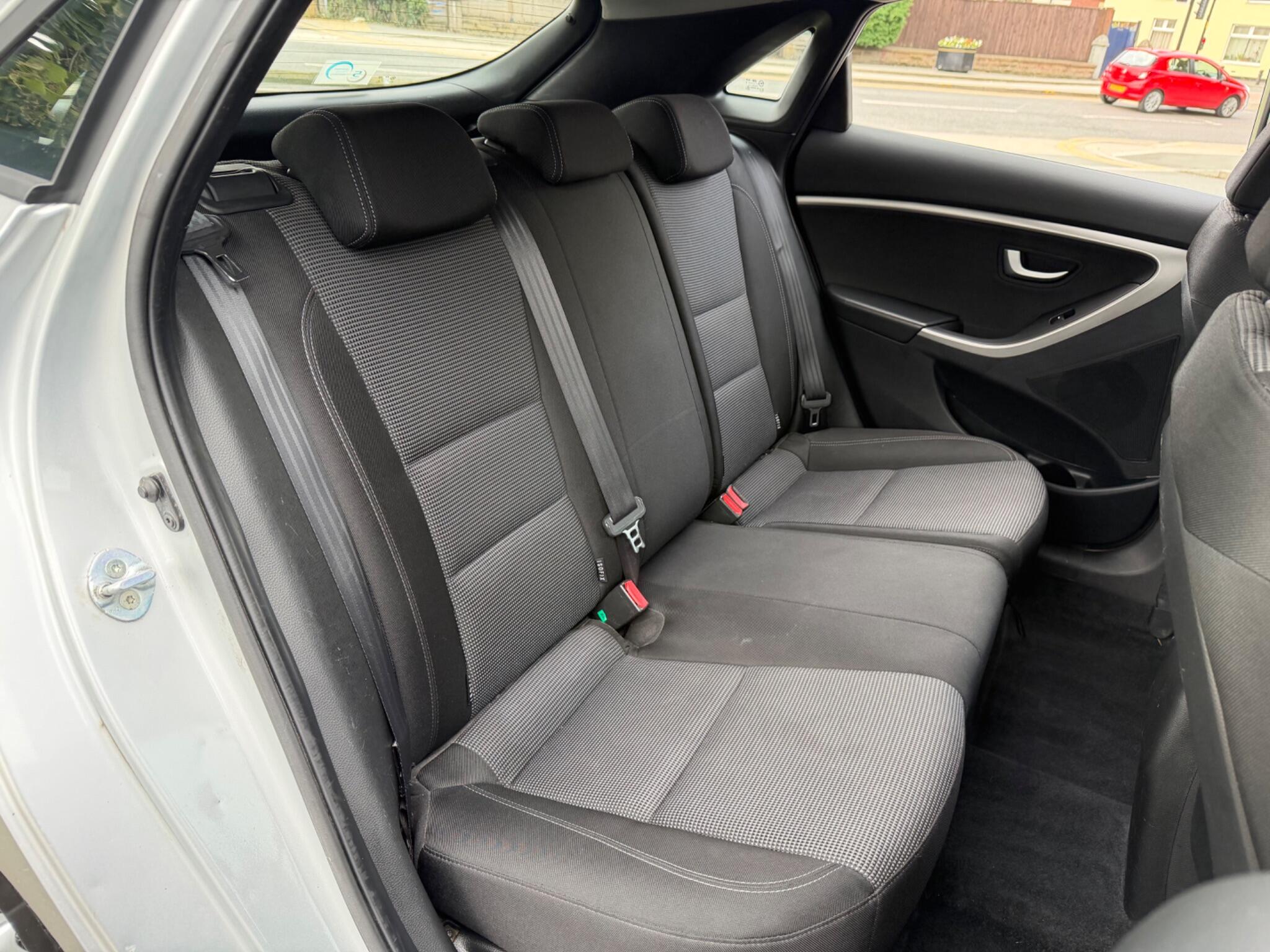 Hyundai i30 - Image 16