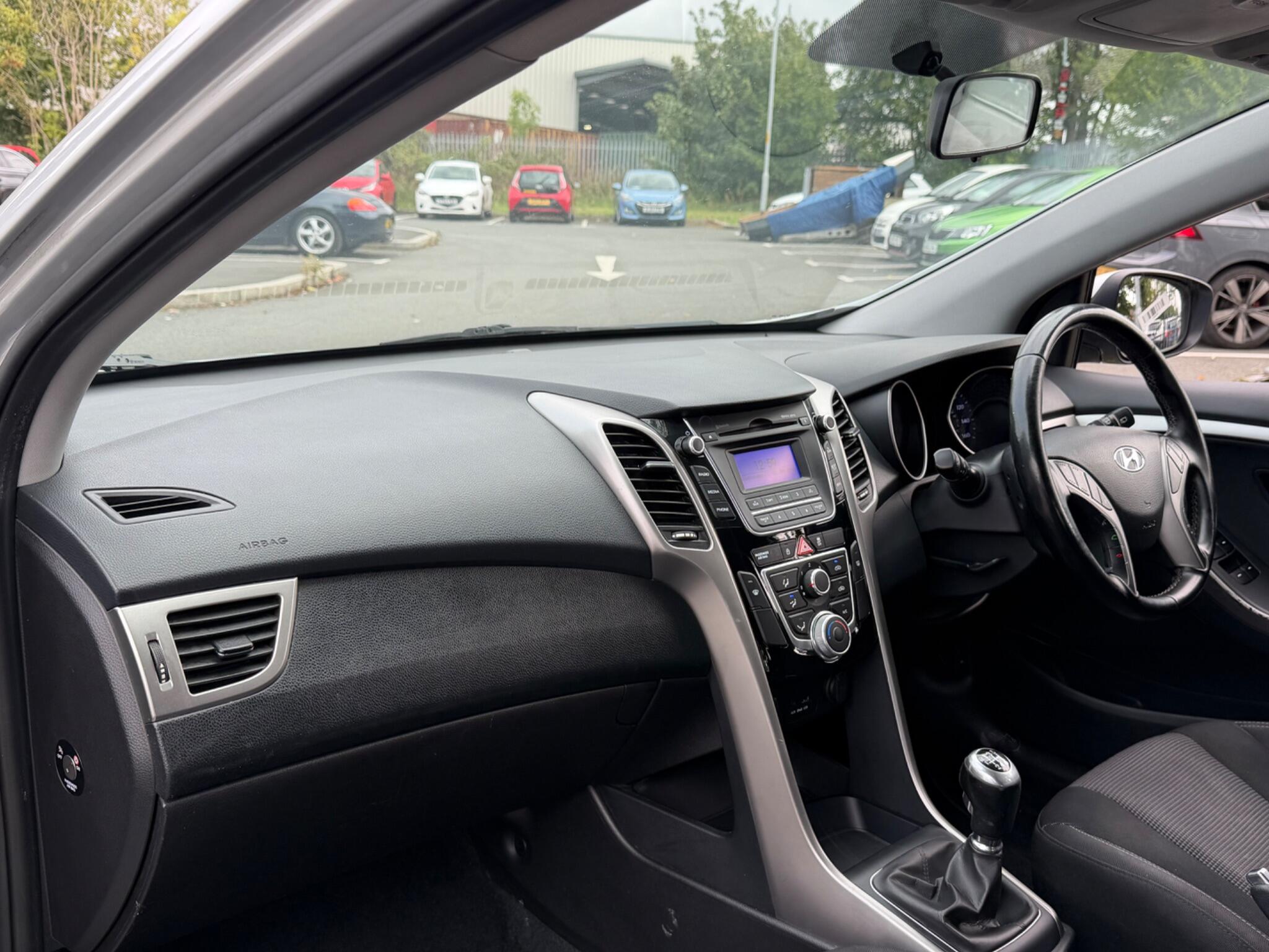 Hyundai i30 - Image 19