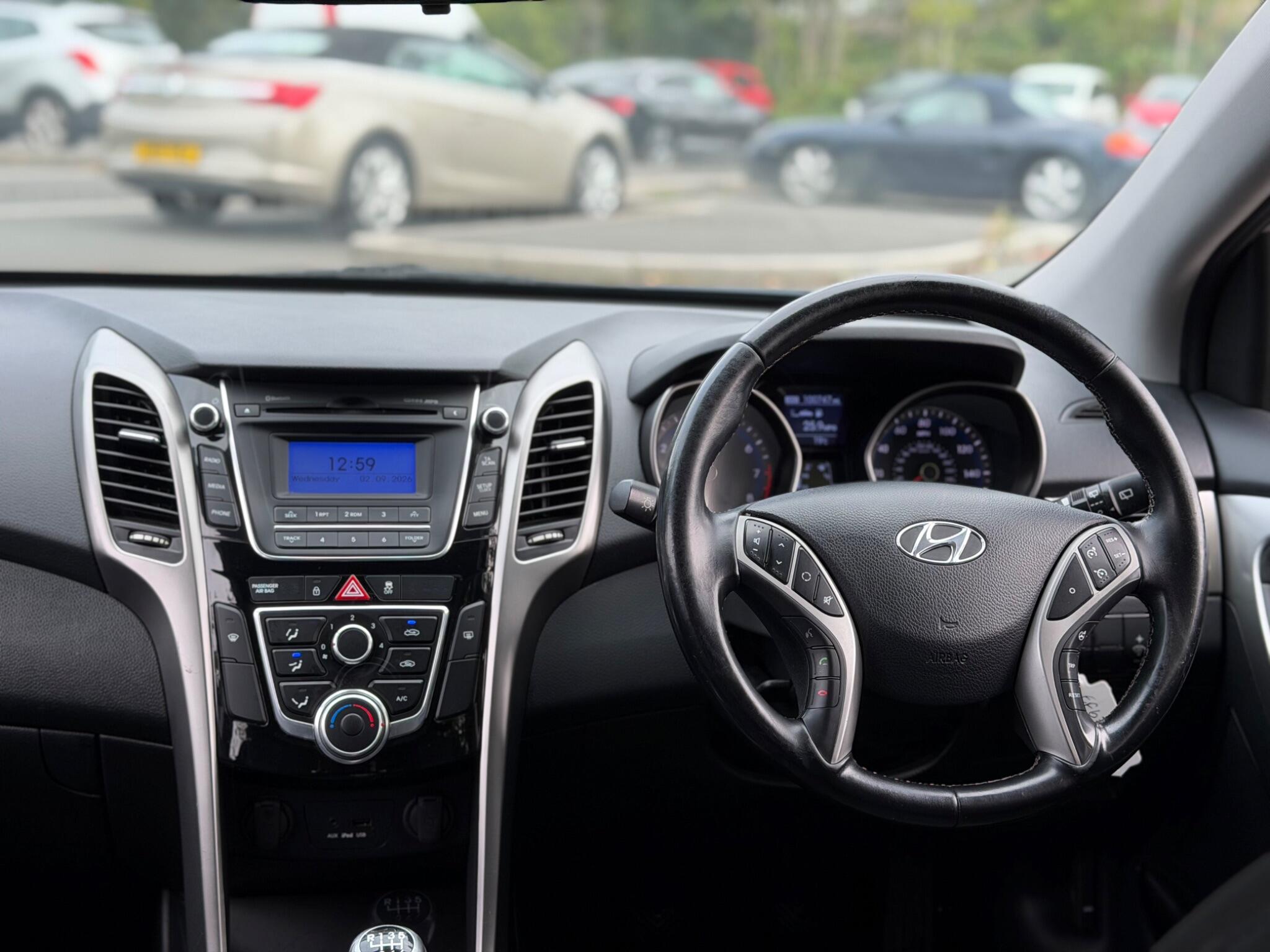 Hyundai i30 - Image 23