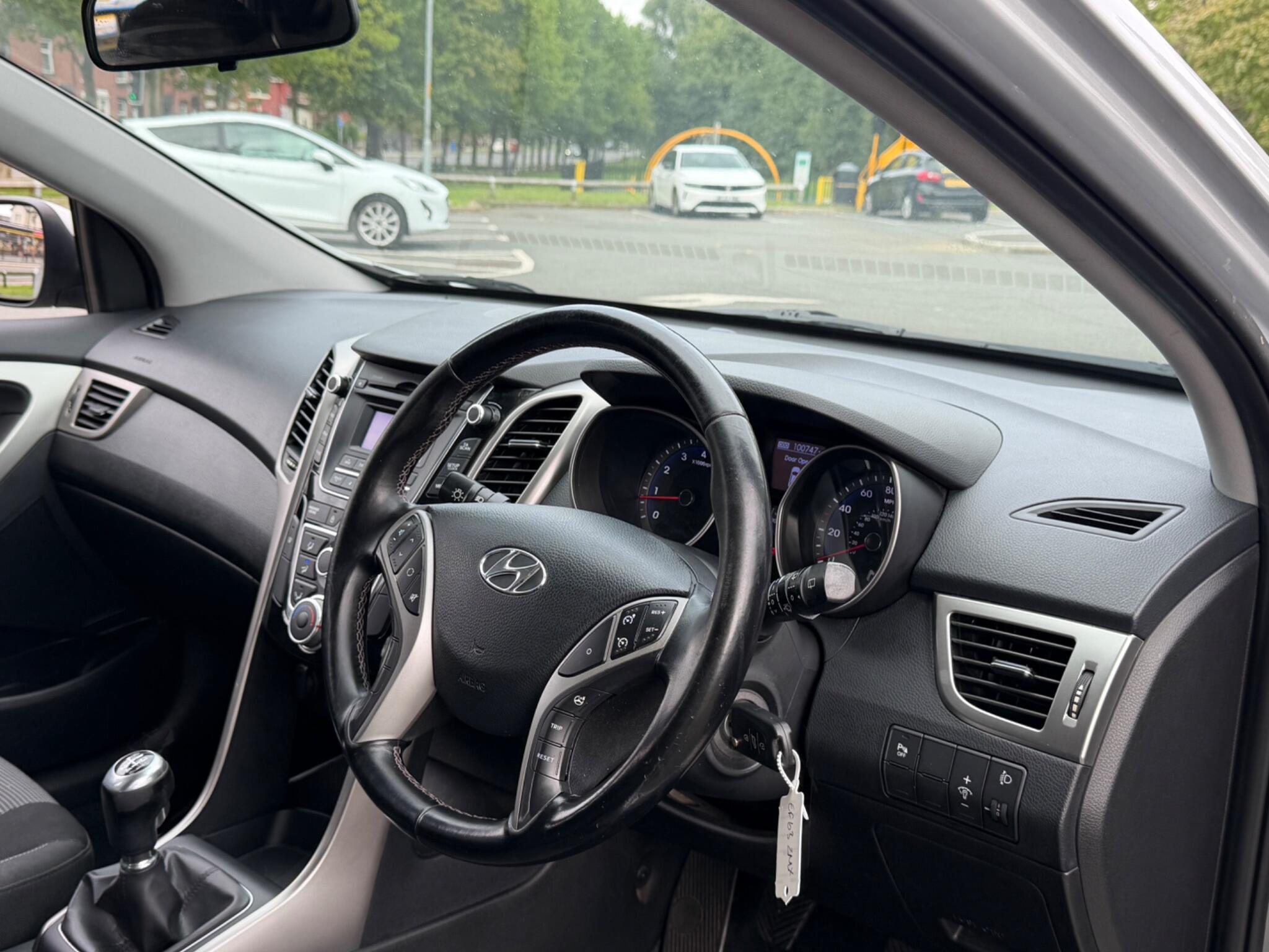 Hyundai i30 - Image 24