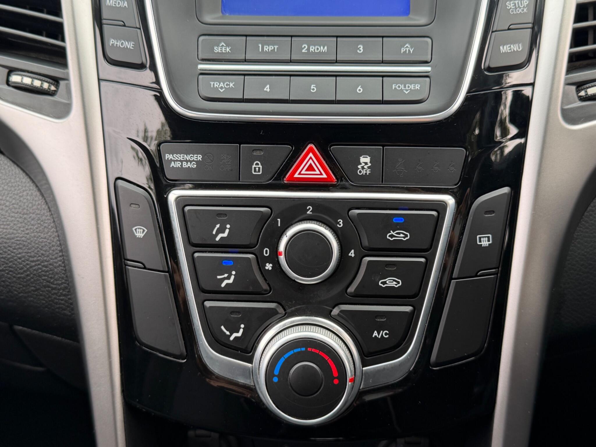 Hyundai i30 - Image 36