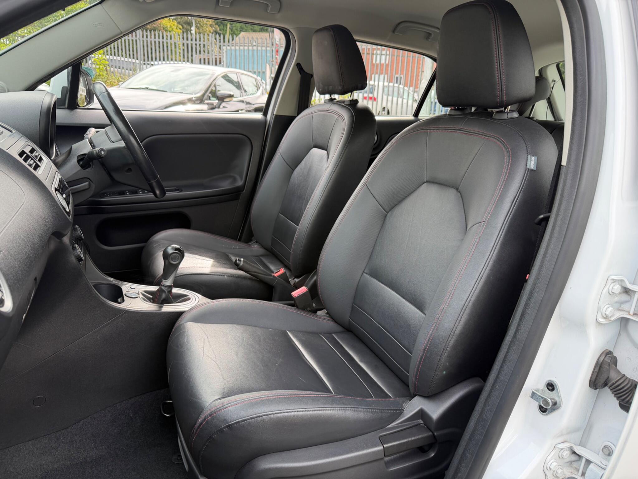 MG MG3 - Image 19