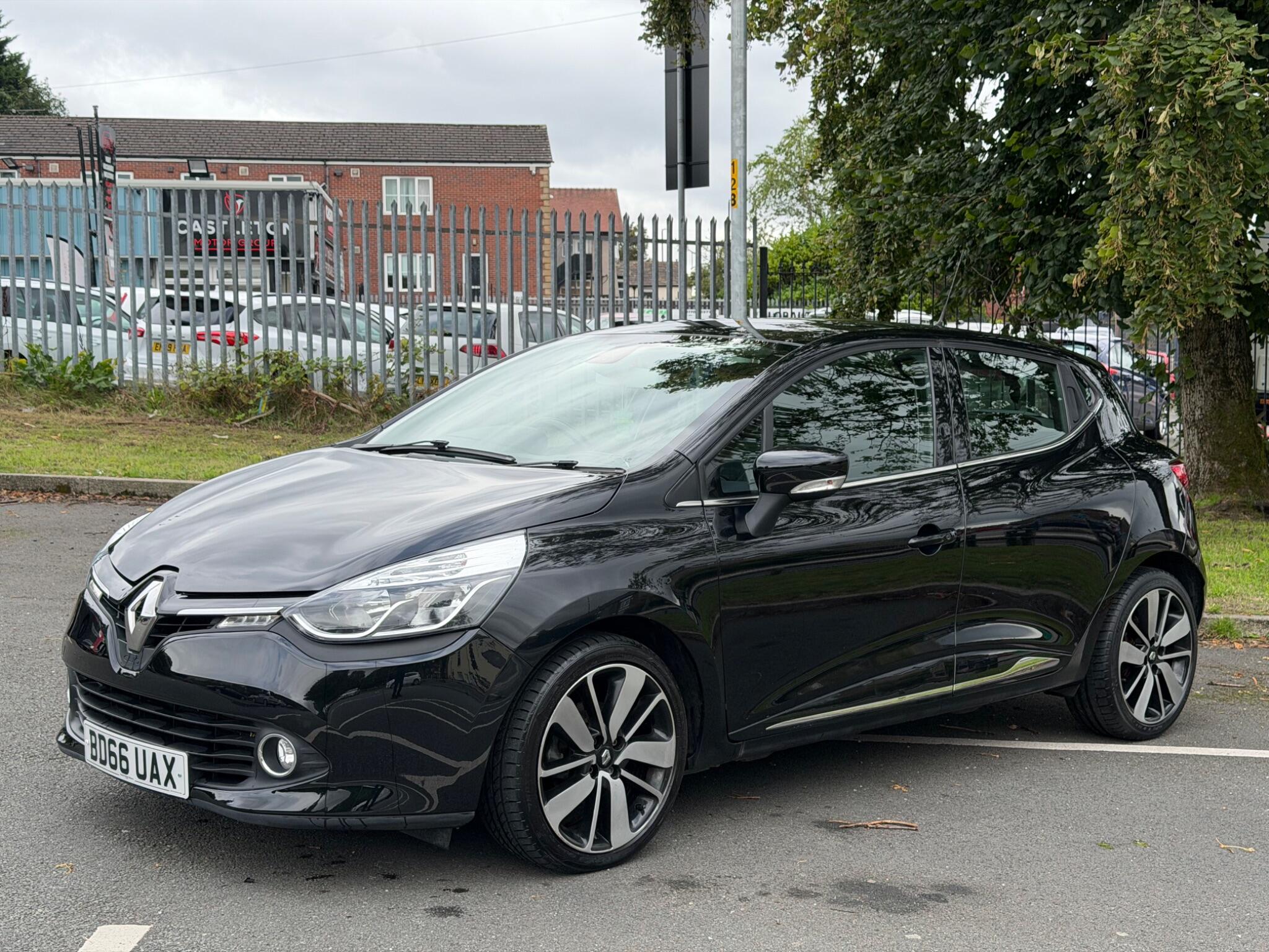 Renault Clio - Image 3