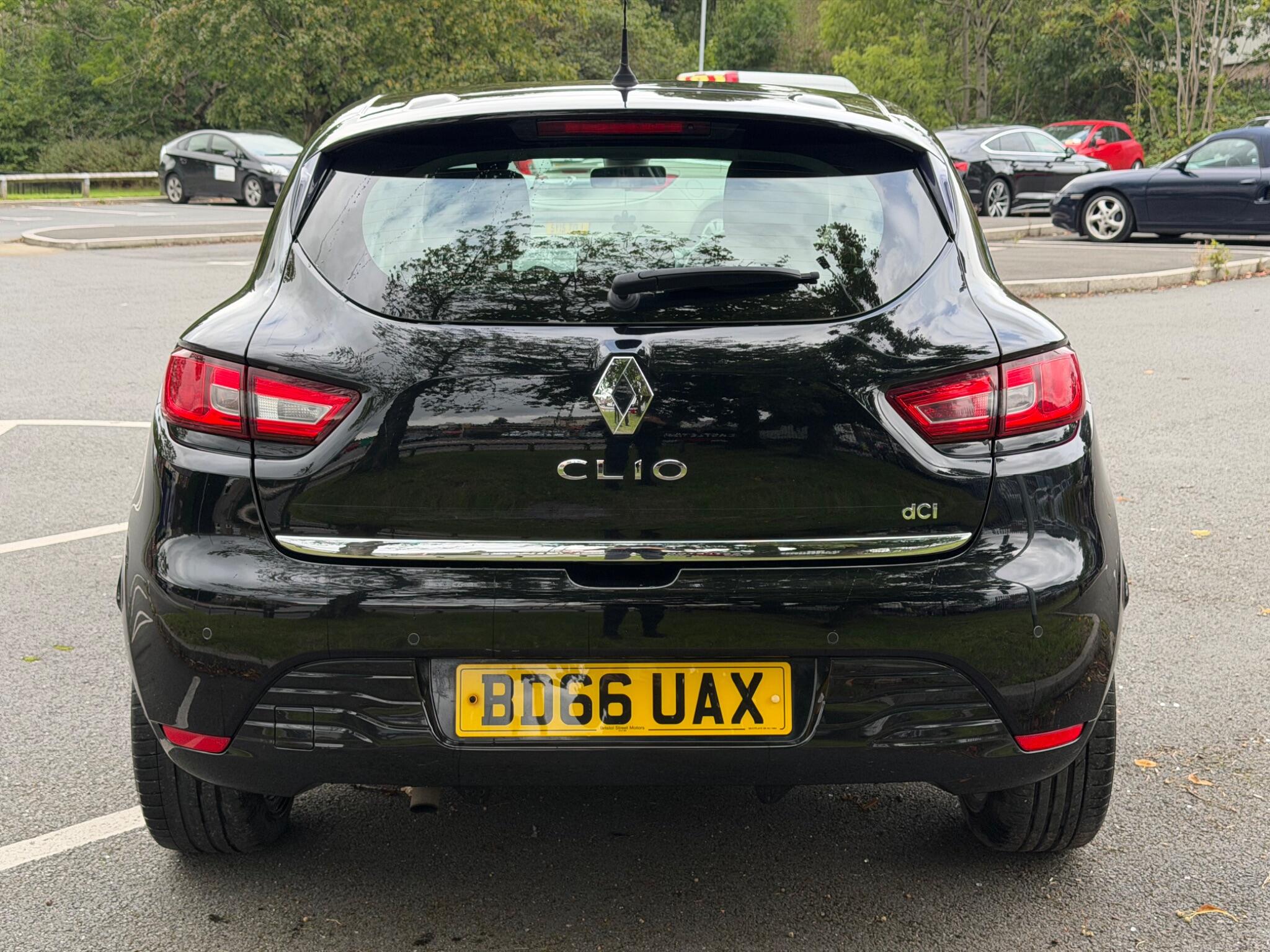 Renault Clio - Image 4