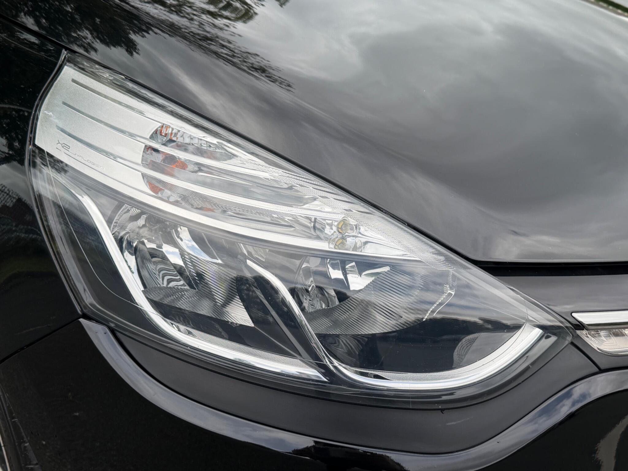 Renault Clio - Image 15