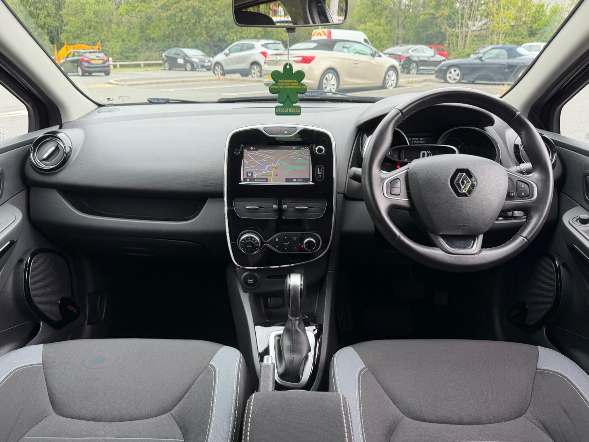 Renault Clio - Image 23