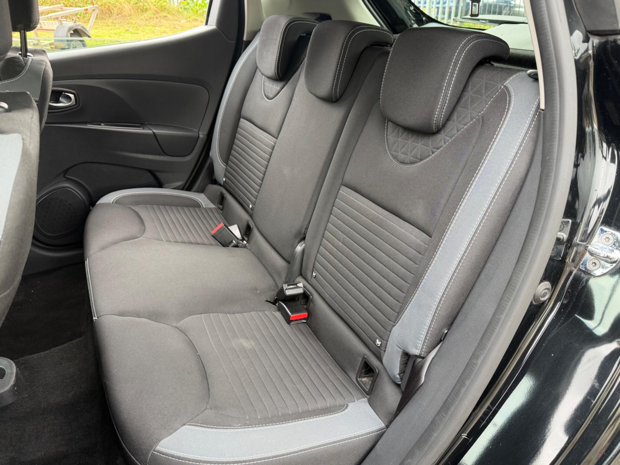 Renault Clio - Image 24