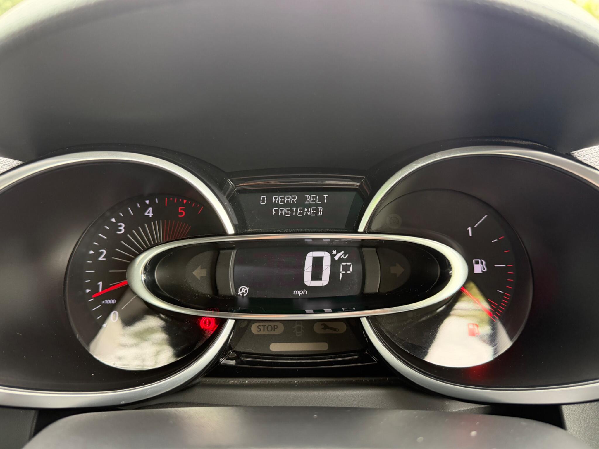 Renault Clio - Image 25