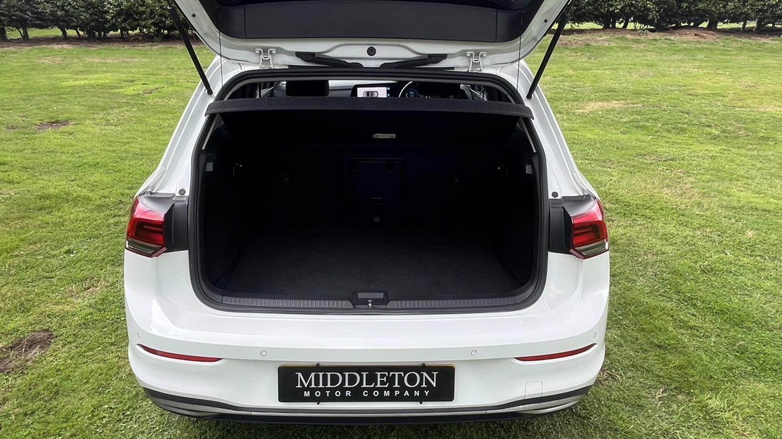 Volkswagen Golf - Image 18