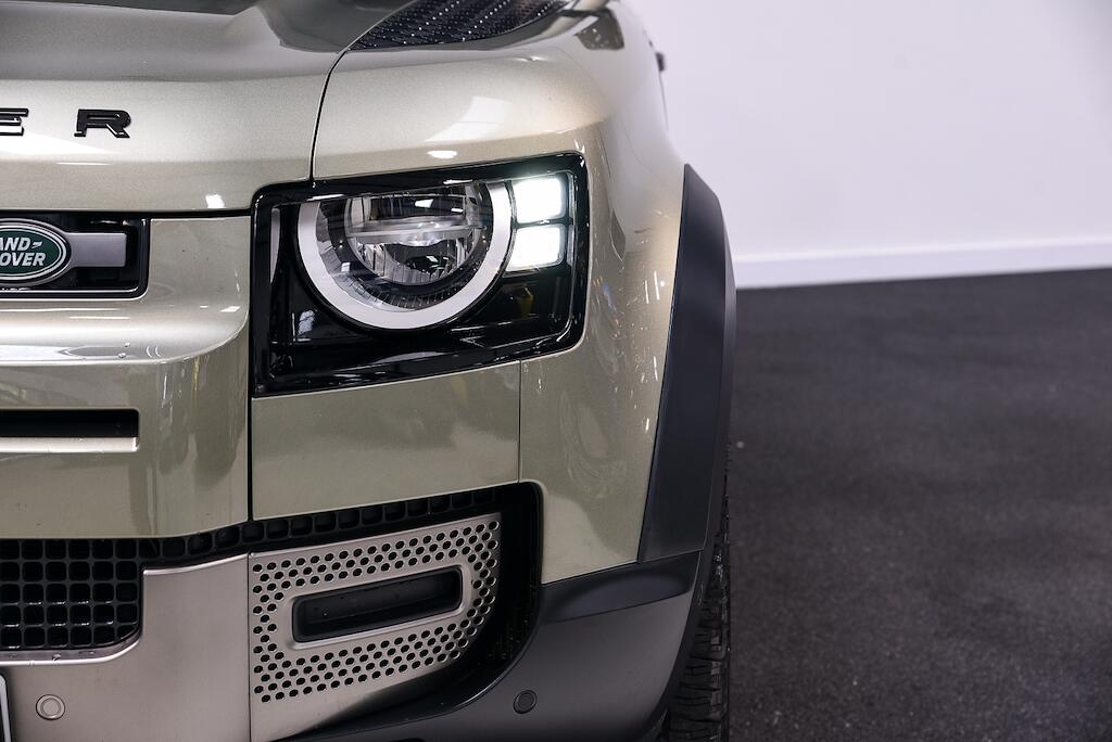 Land Rover Defender 110 - Image 8