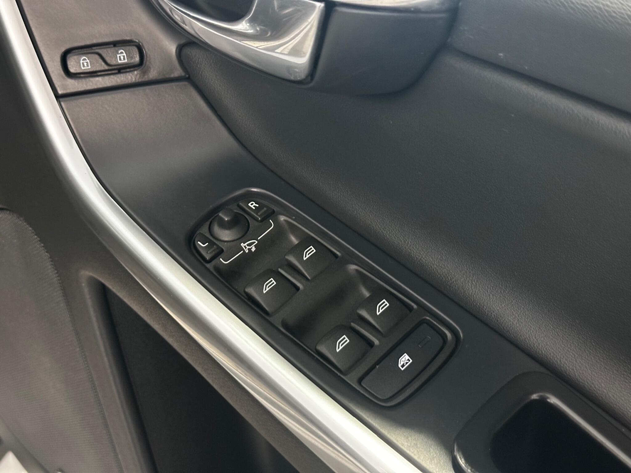 Volvo XC60 - Image 14