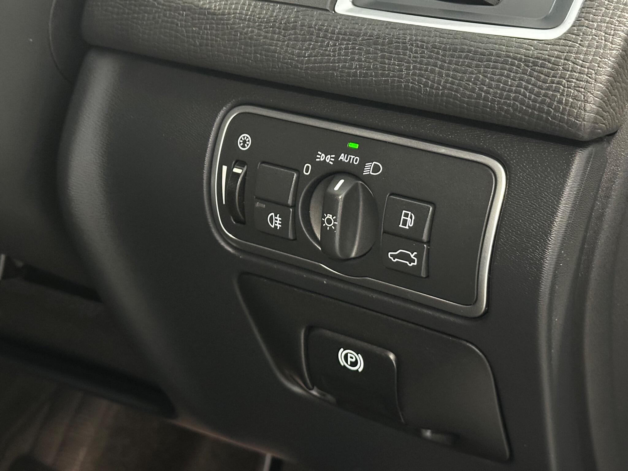 Volvo XC60 - Image 15