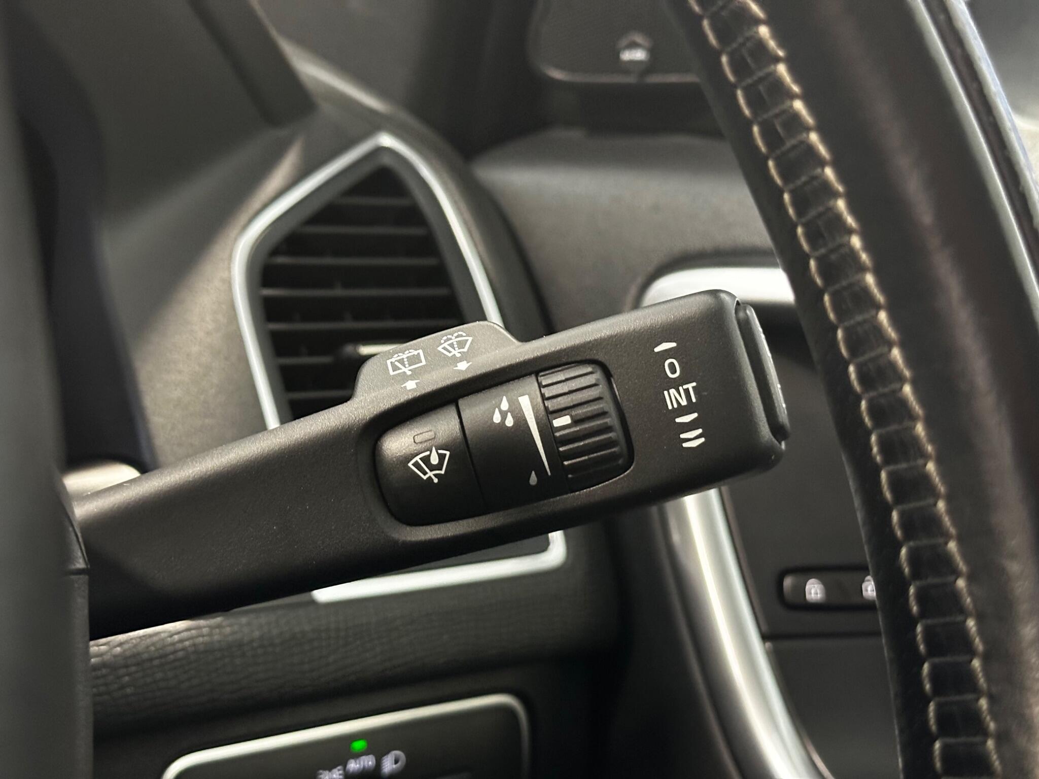 Volvo XC60 - Image 12