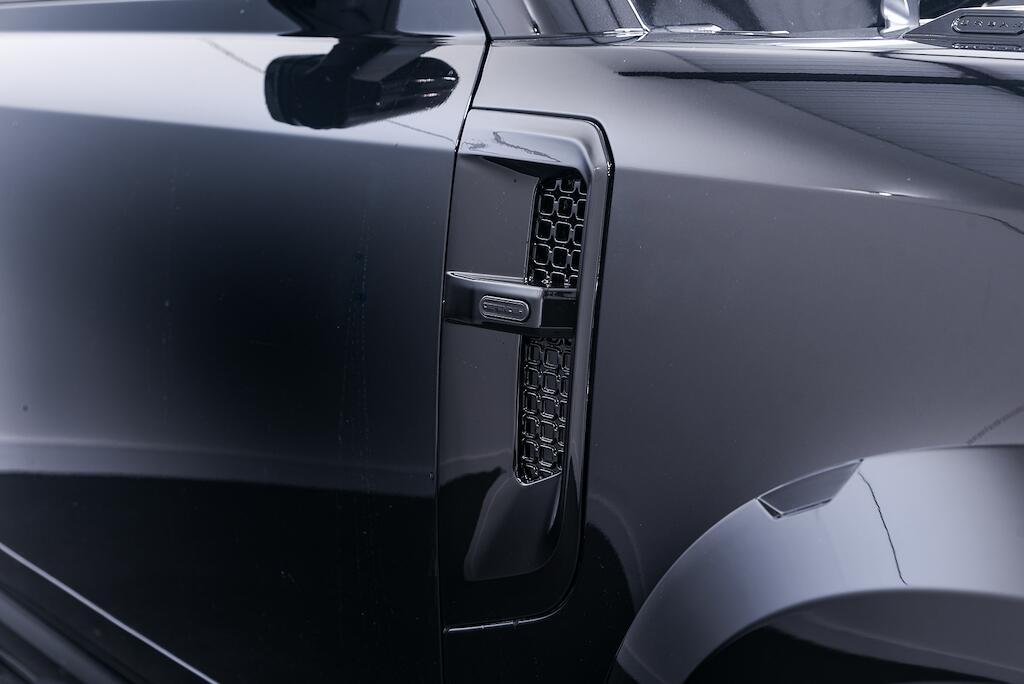 Land Rover Defender 90 - Image 11