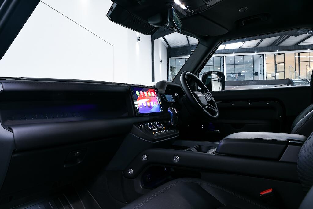 Land Rover Defender 90 - Image 16