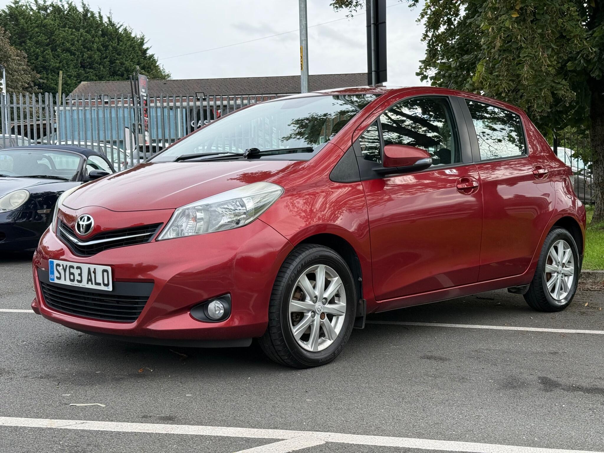 Toyota Yaris - Image 2