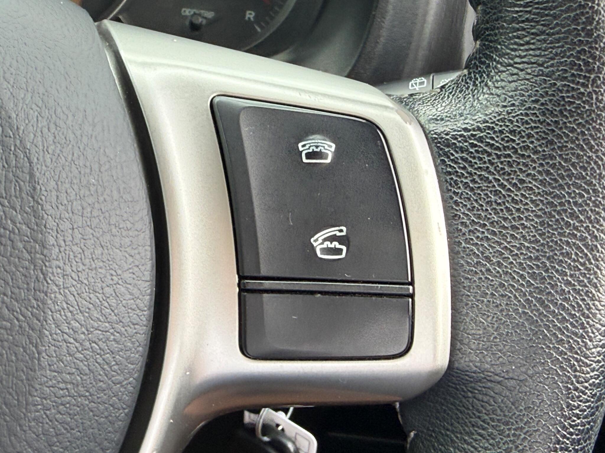 Toyota Yaris - Image 17