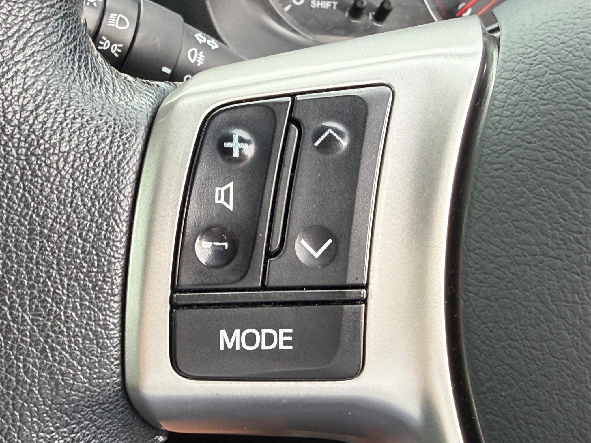 Toyota Yaris - Image 18