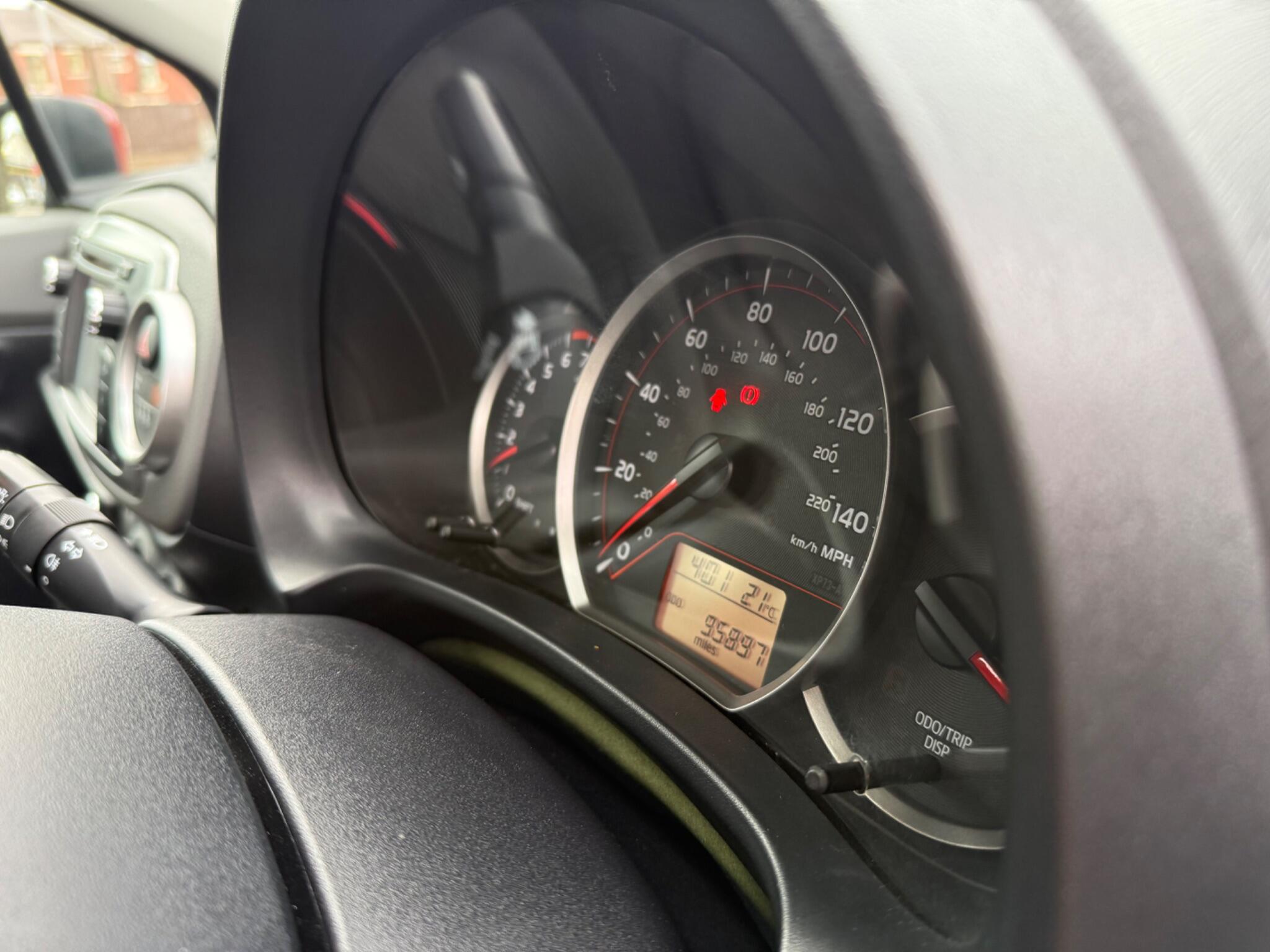 Toyota Yaris - Image 29