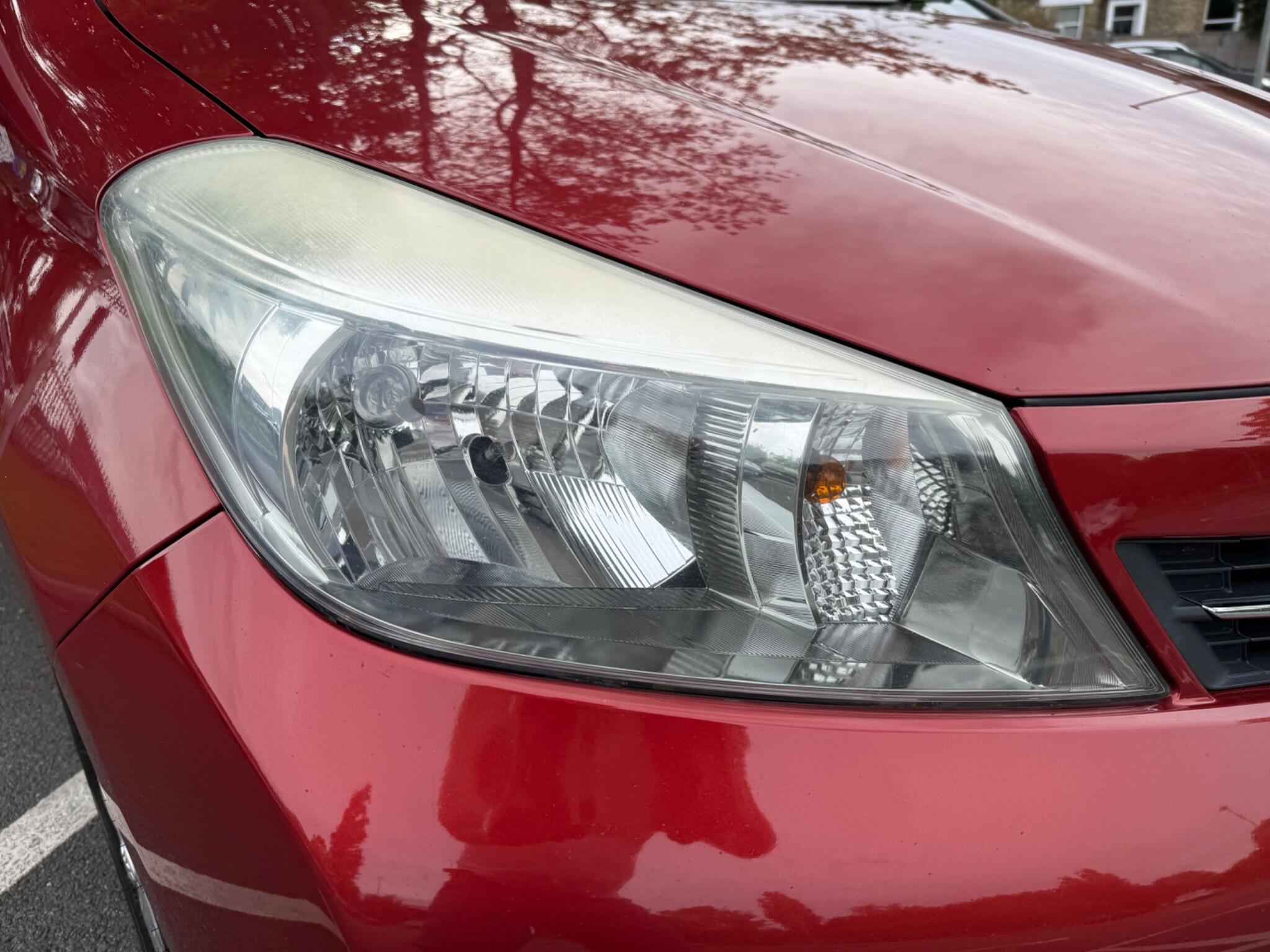 Toyota Yaris - Image 32