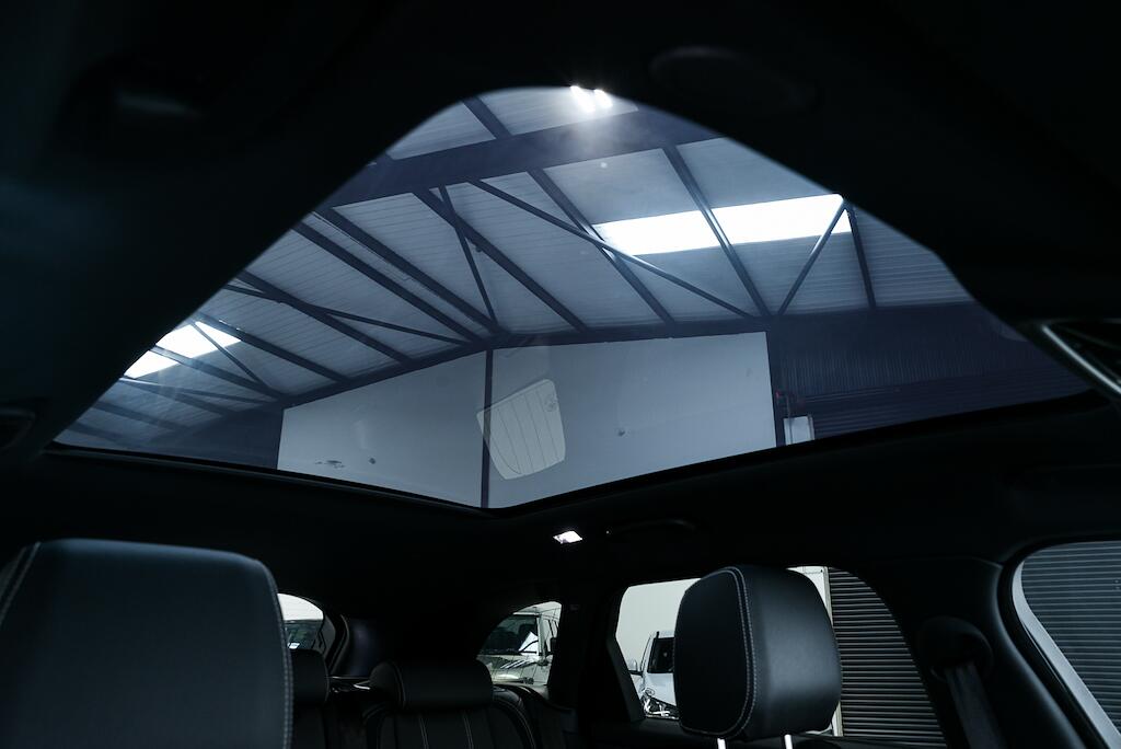 Land Rover Range Rover Velar - Image 4