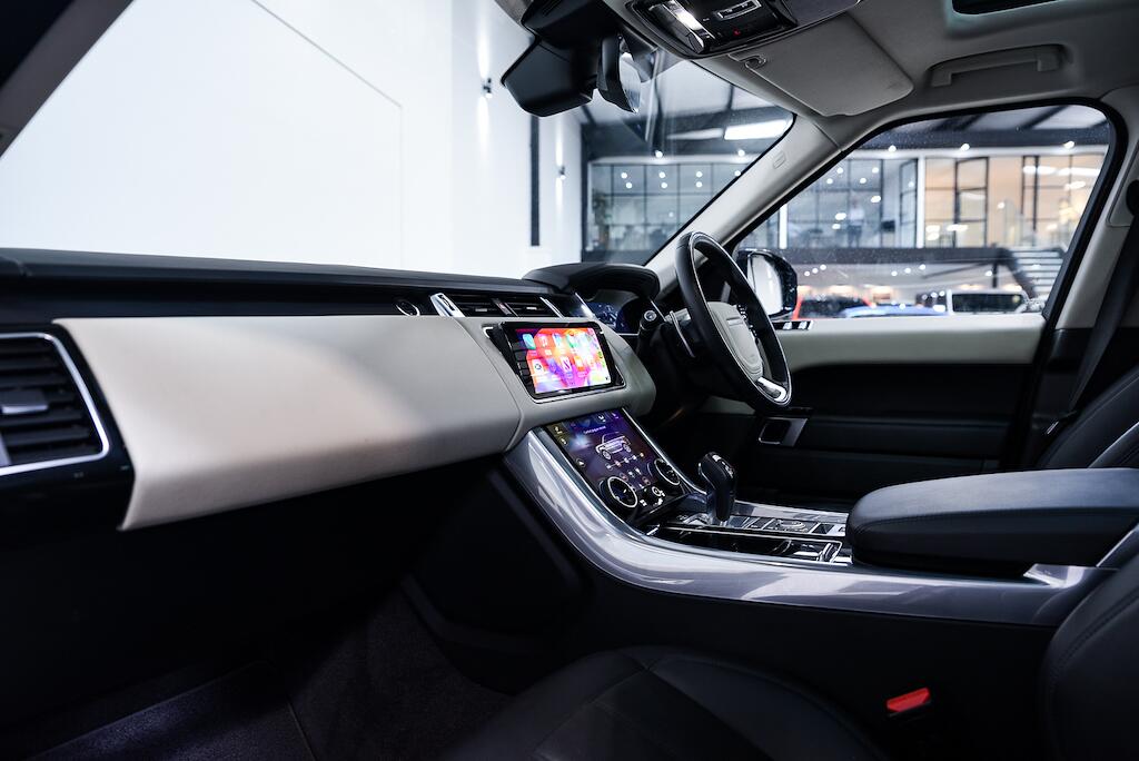 Land Rover RANGE ROVER SPORT - Image 12