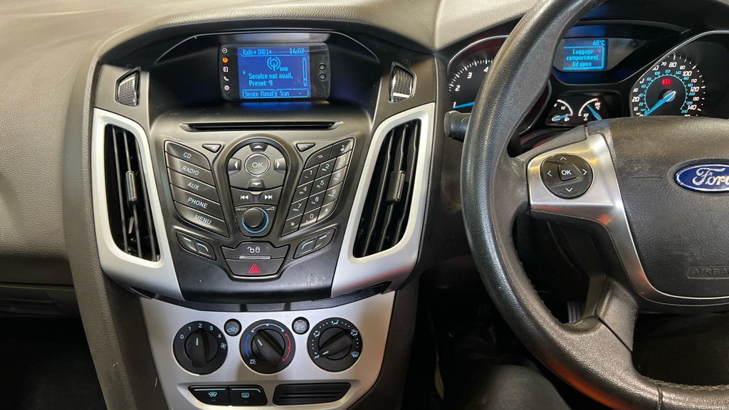 Ford Focus - Image 13