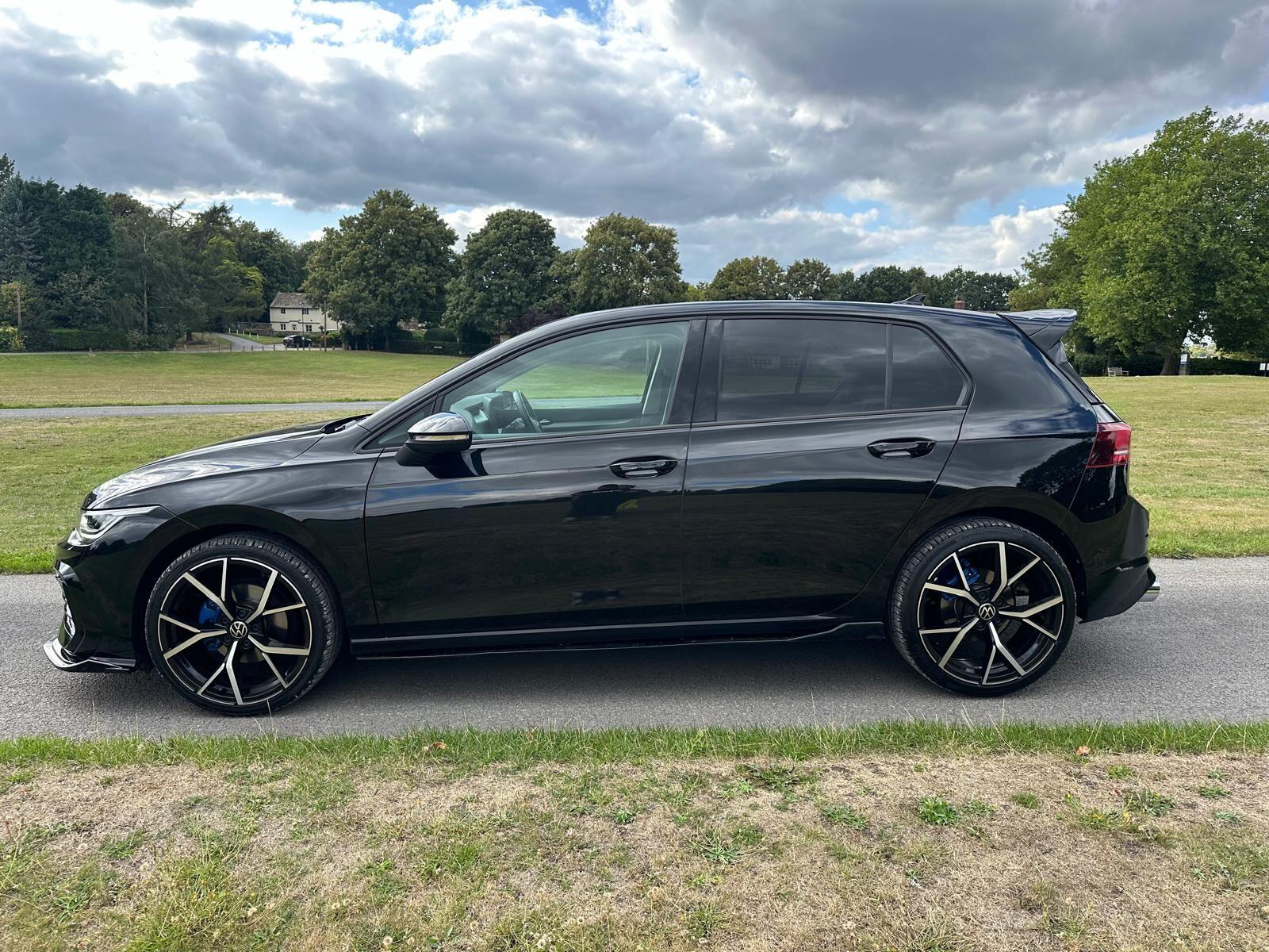Volkswagen Golf - Image 11