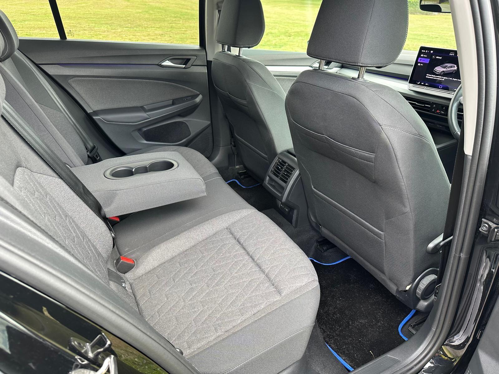Volkswagen Golf - Image 18