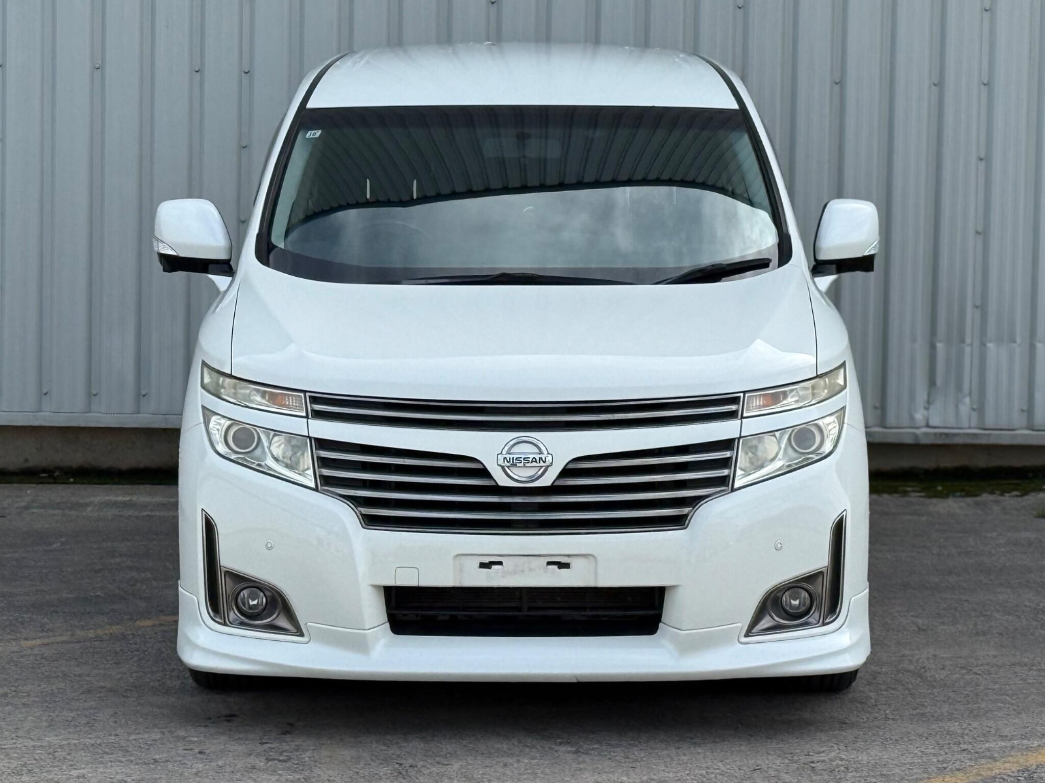 Nissan Elgrand - Image 2