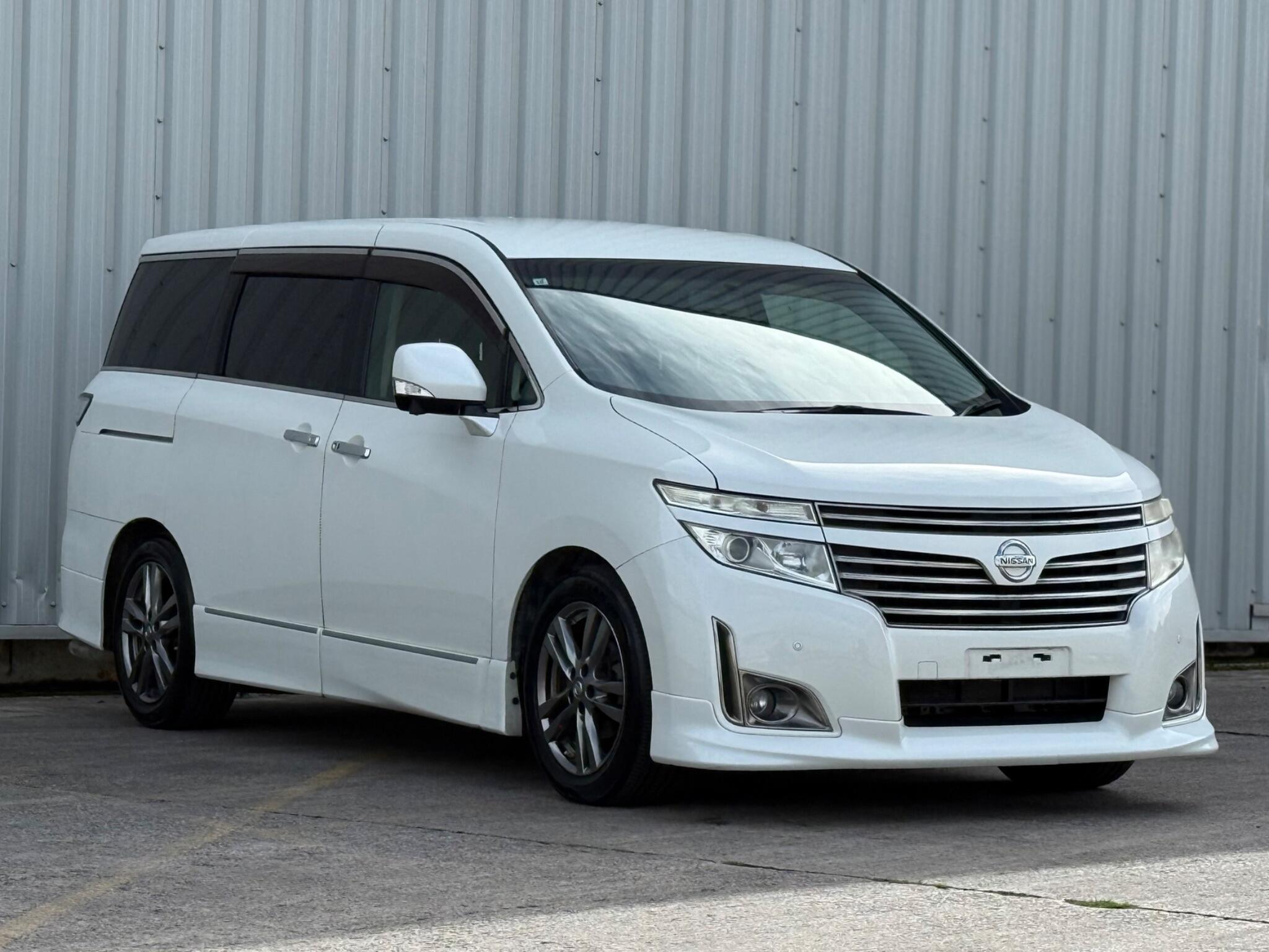 Nissan Elgrand - Image 7