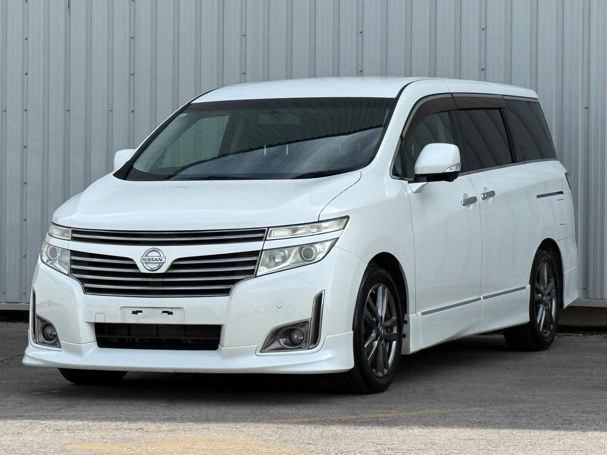 Nissan Elgrand - Image 3