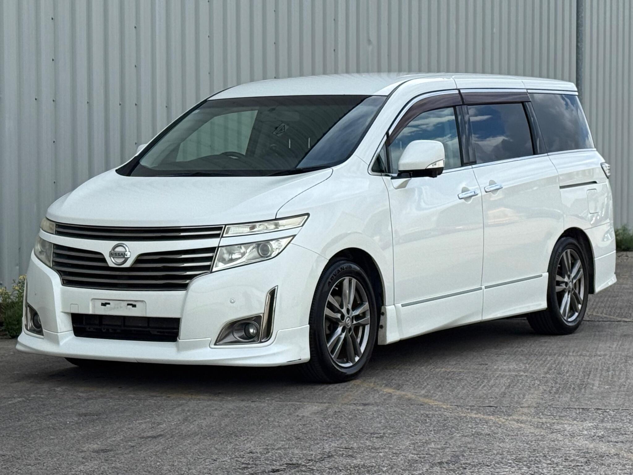 Nissan Elgrand - Image 9