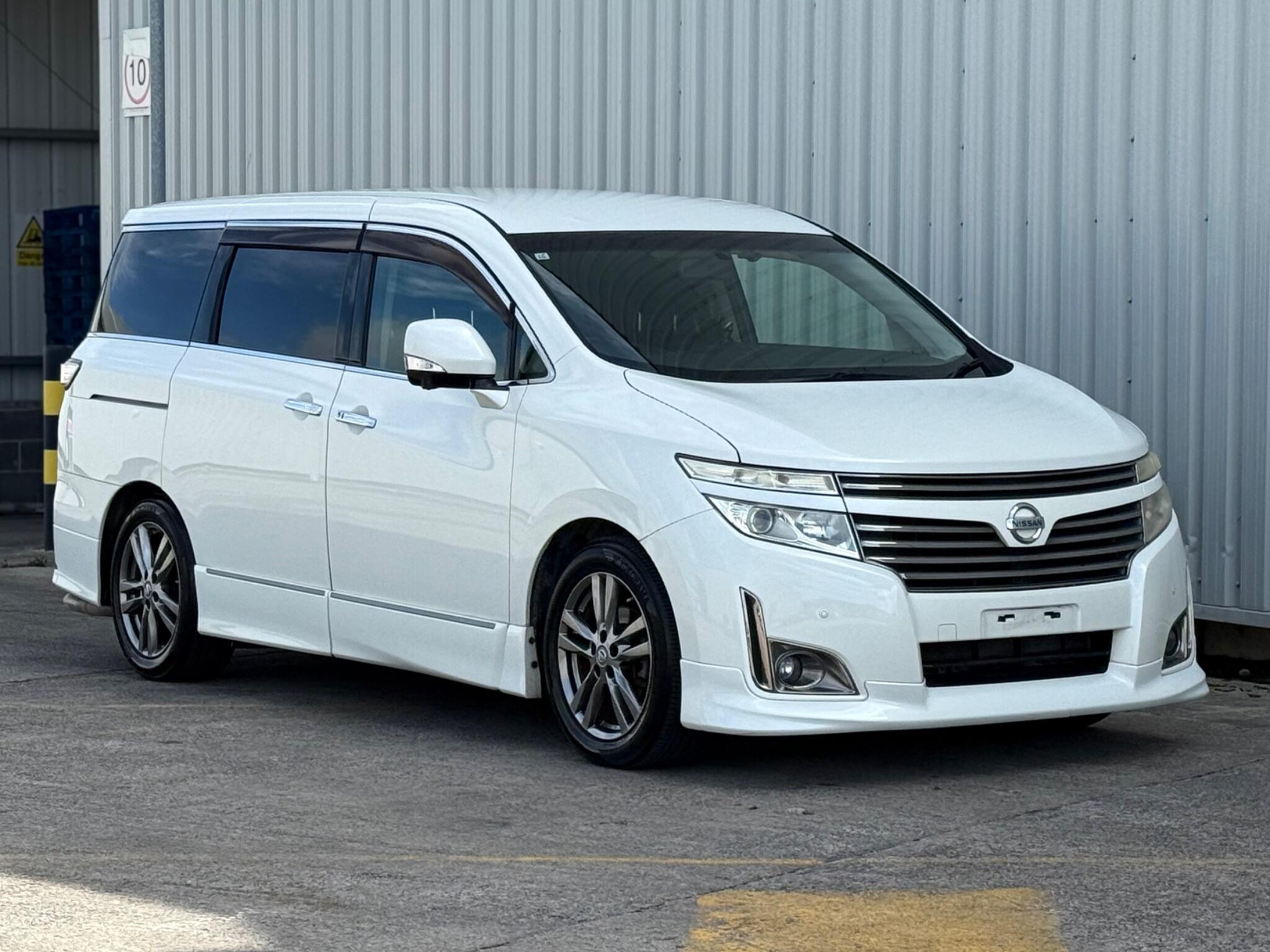 Nissan Elgrand - Image 14