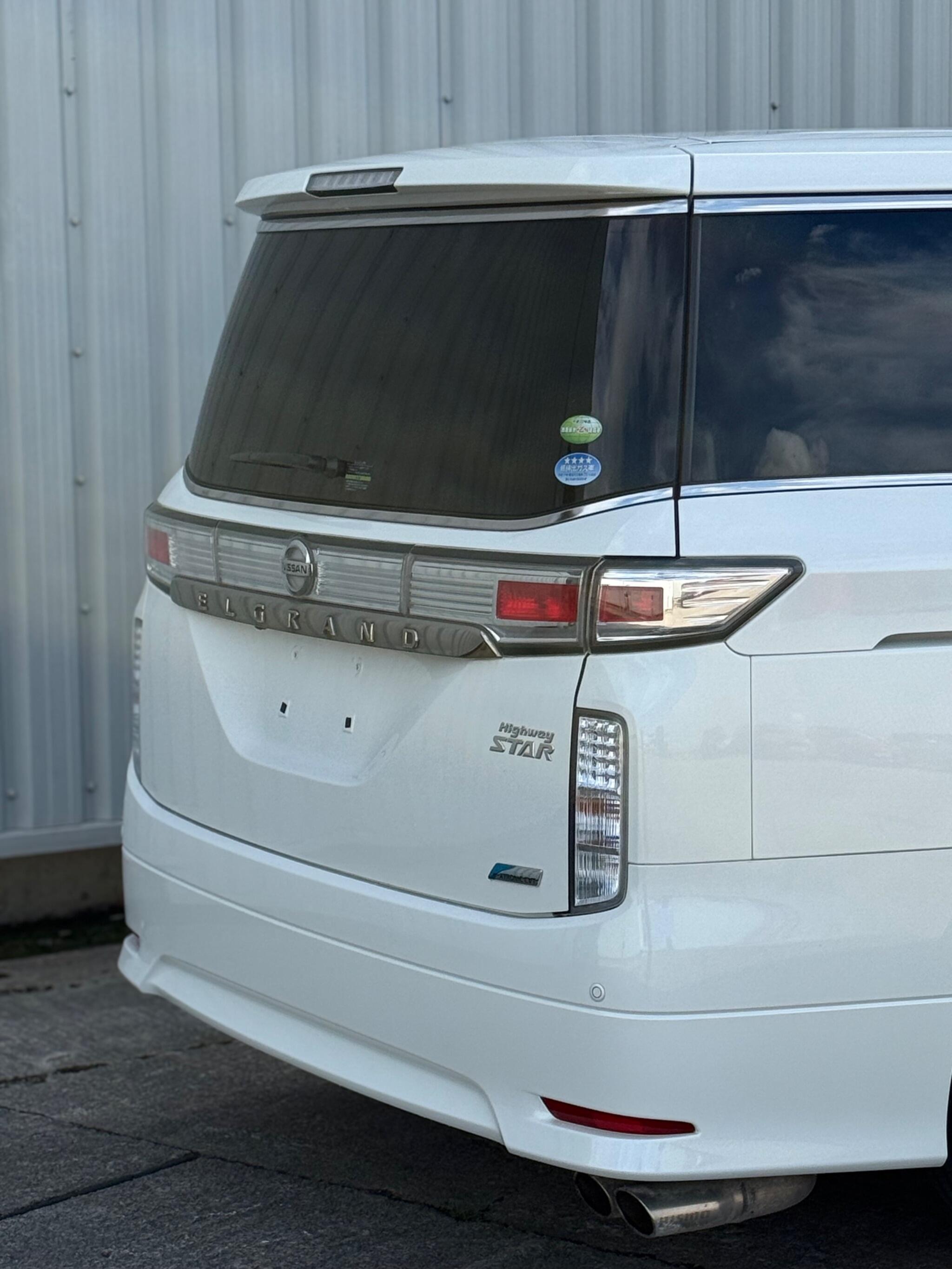 Nissan Elgrand - Image 18