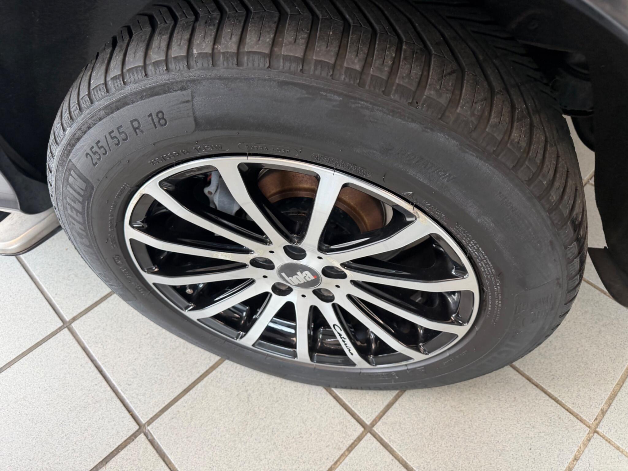 Audi Q7 - Image 16