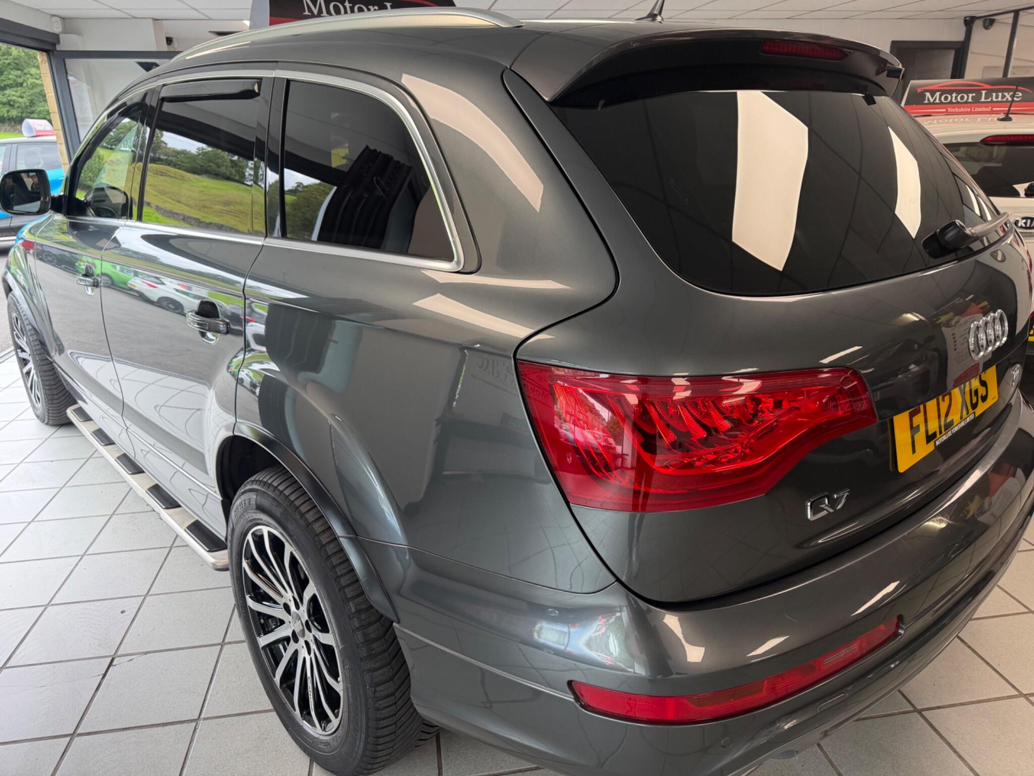 Audi Q7 - Image 17