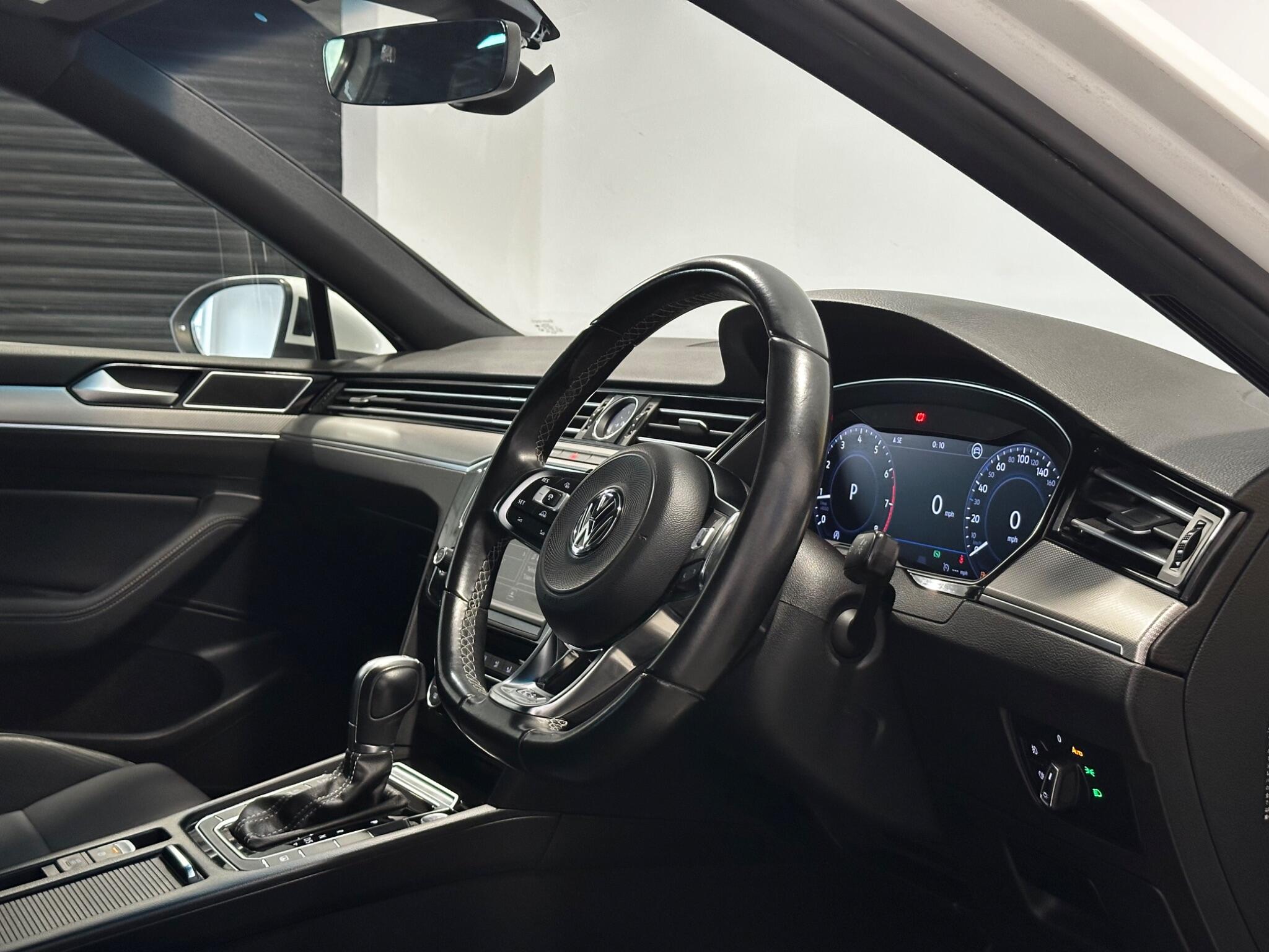 Volkswagen Passat - Image 2
