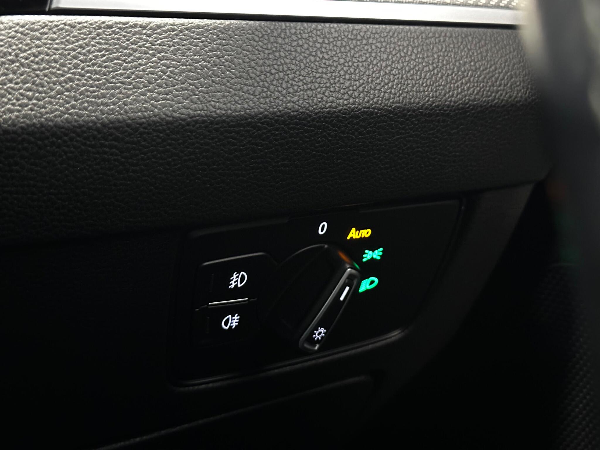 Volkswagen Passat - Image 13