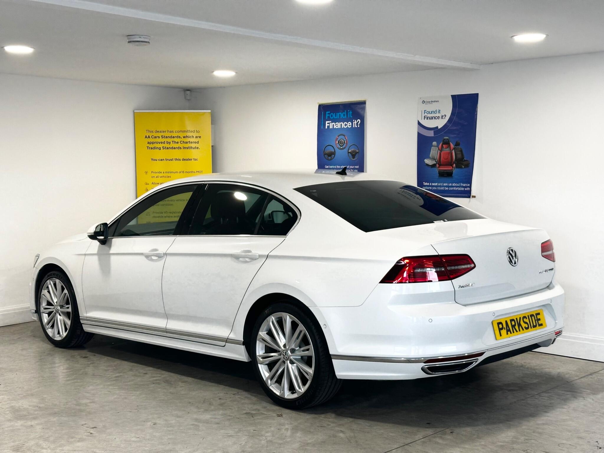 Volkswagen Passat - Image 6