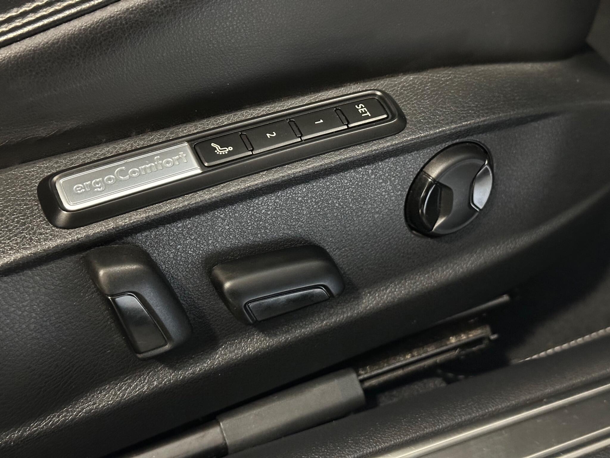 Volkswagen Passat - Image 14