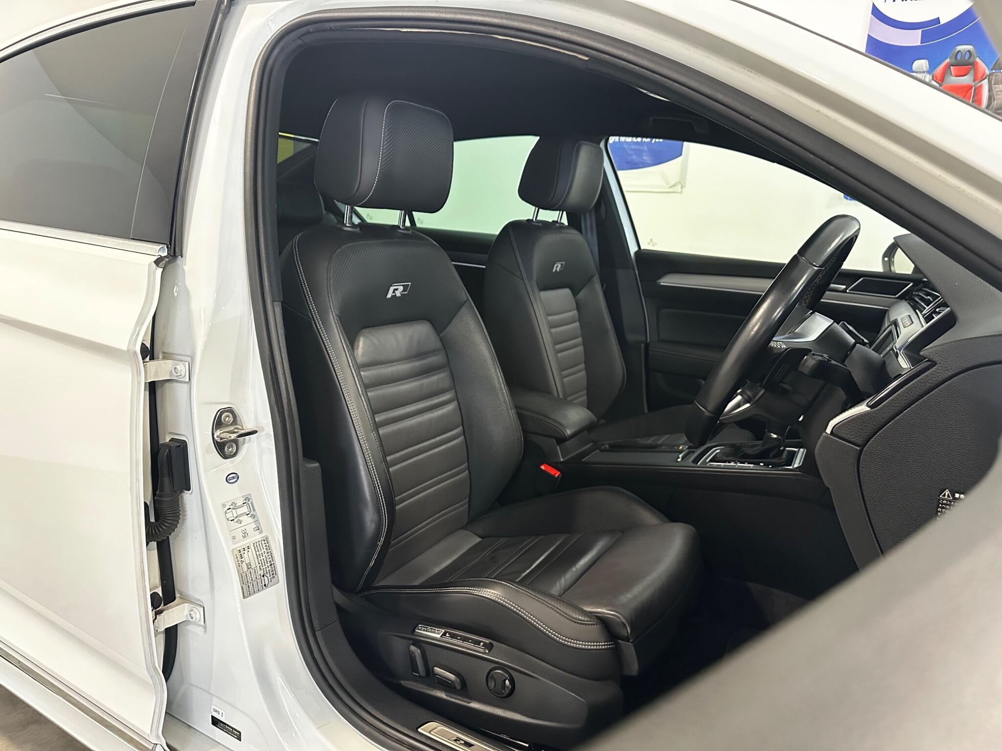 Volkswagen Passat - Image 15