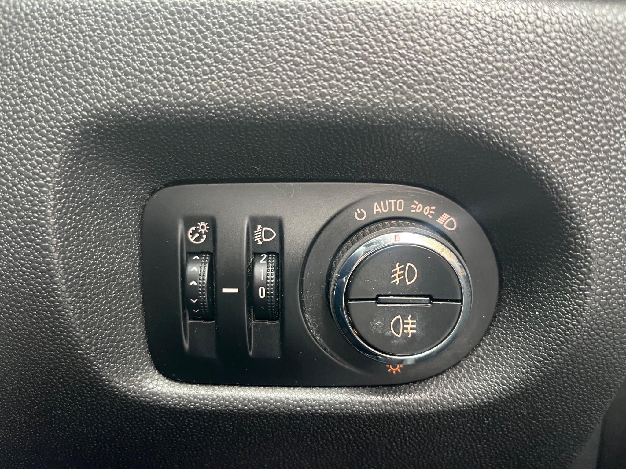 Vauxhall Corsa - Image 26