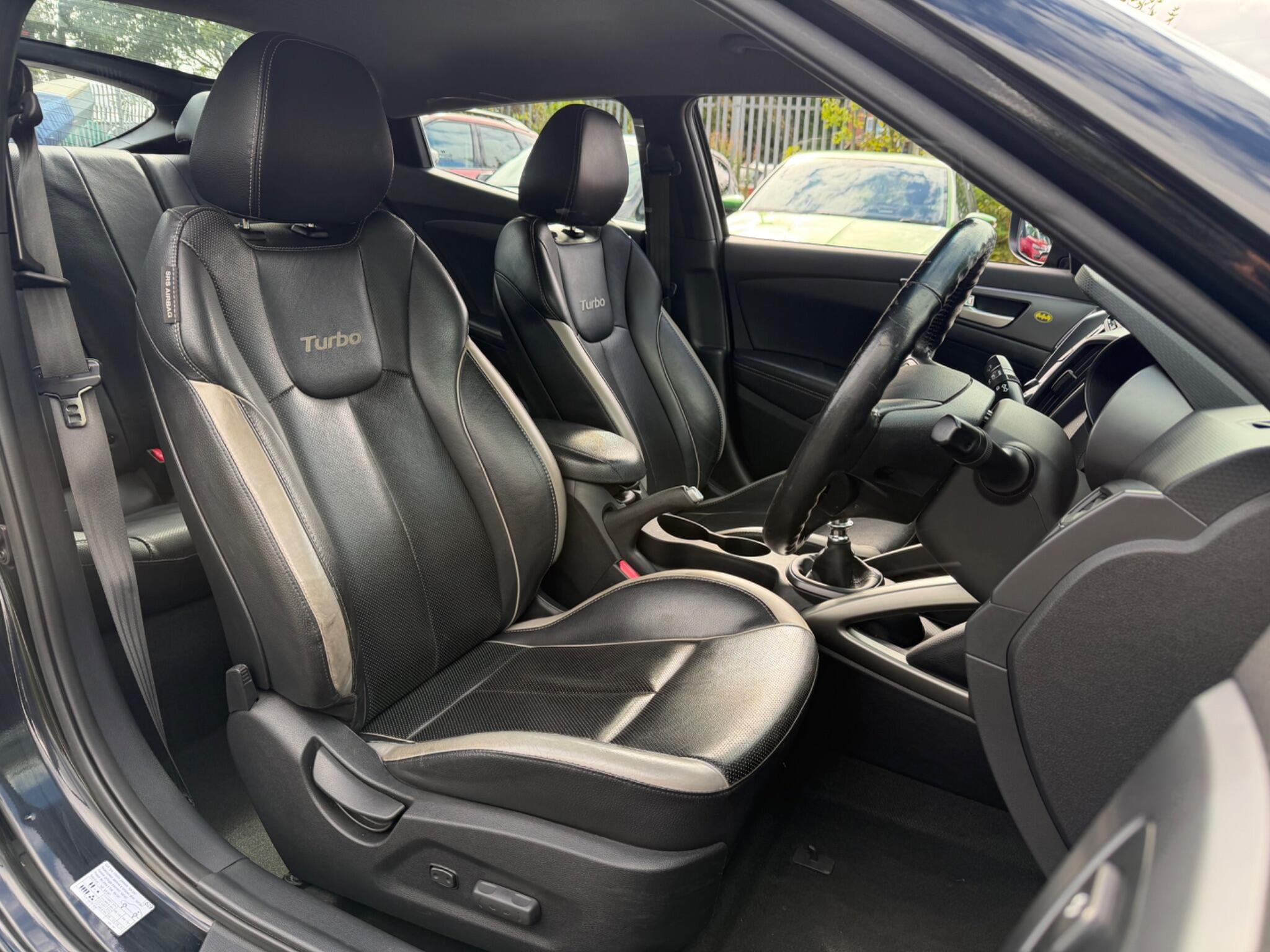 Hyundai Veloster - Image 9