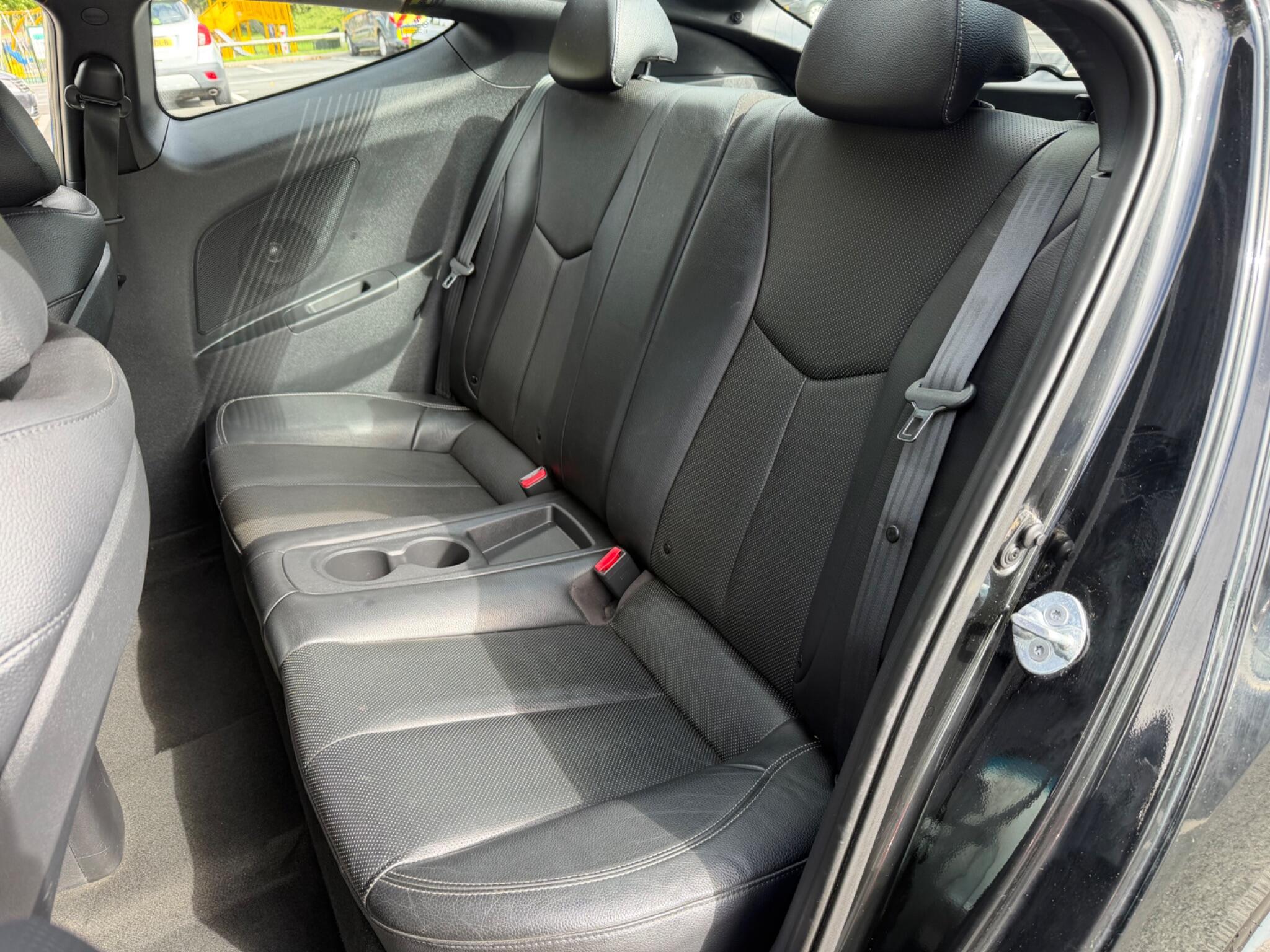Hyundai Veloster - Image 11