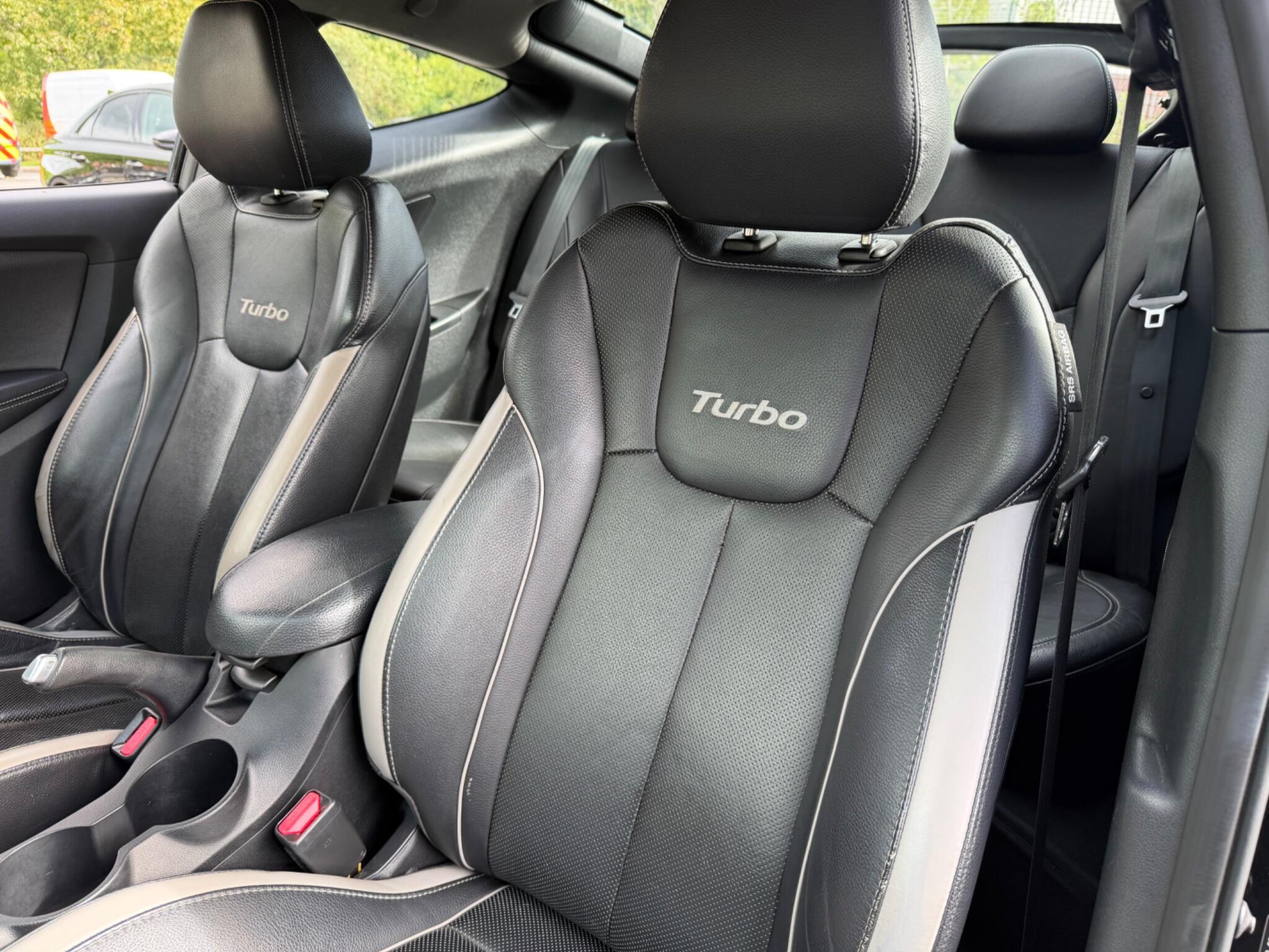 Hyundai Veloster - Image 12