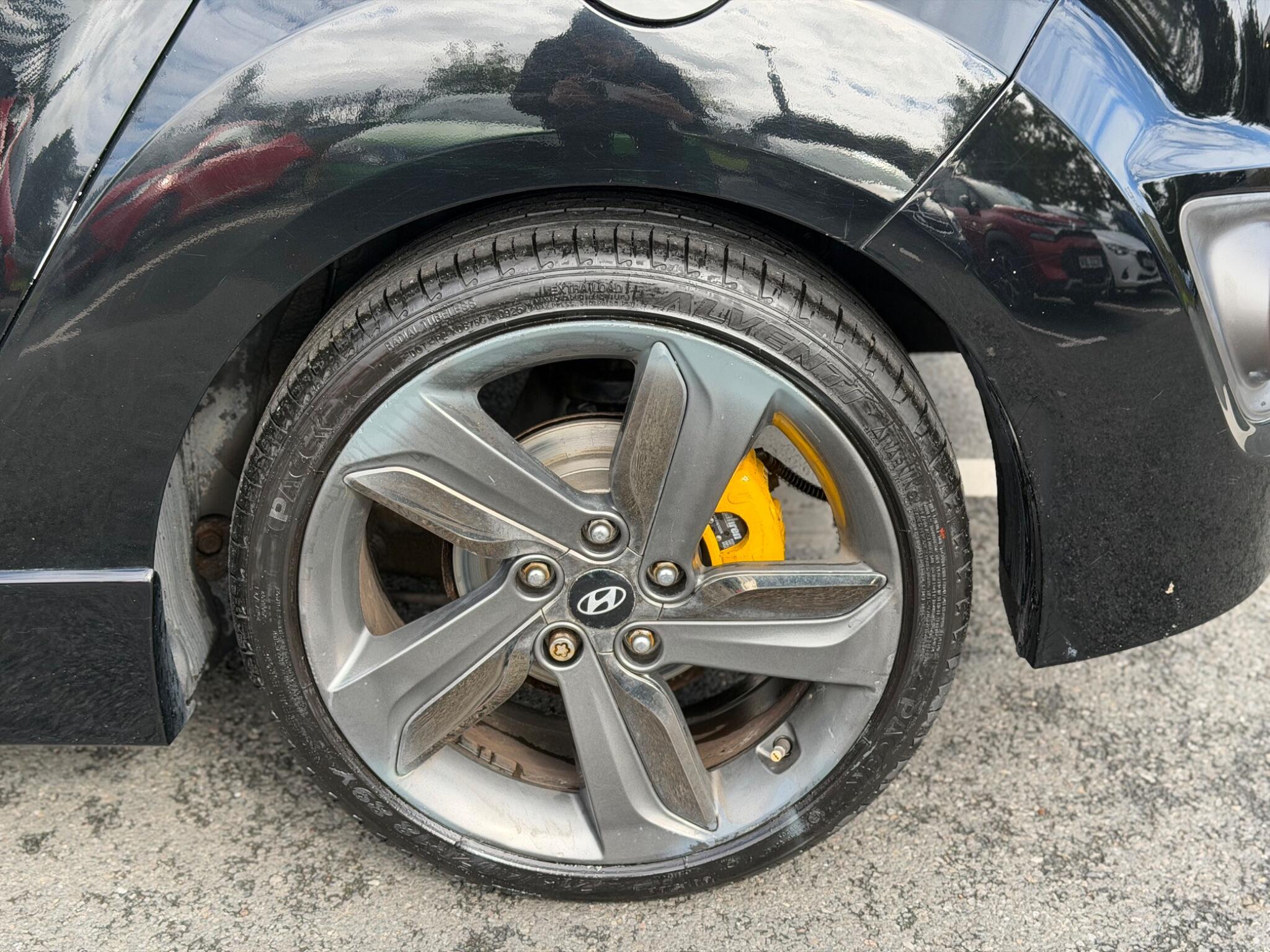 Hyundai Veloster - Image 13