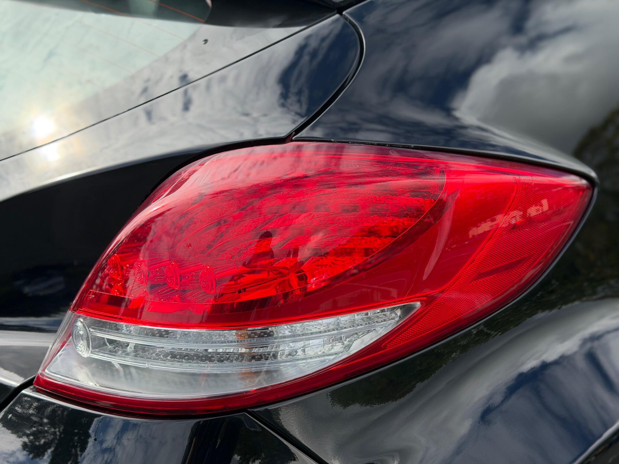 Hyundai Veloster - Image 17