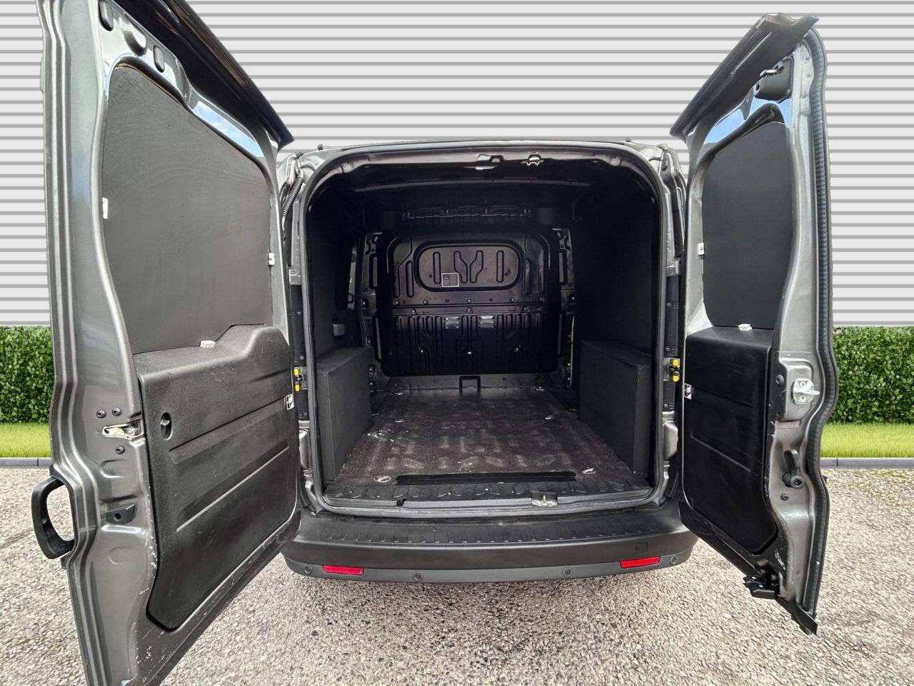Fiat Doblo - Image 13